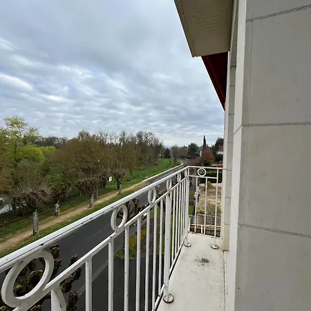 T3 Lumineux A La Roche-posay, Balcon Et Wifi, Proche Thermes - Fr-1-541-197 Lejlighed *