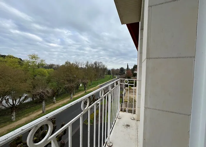 T3 Lumineux A La Roche-posay, Balcon Et Wifi, Proche Thermes - Fr-1-541-197 Apartment *